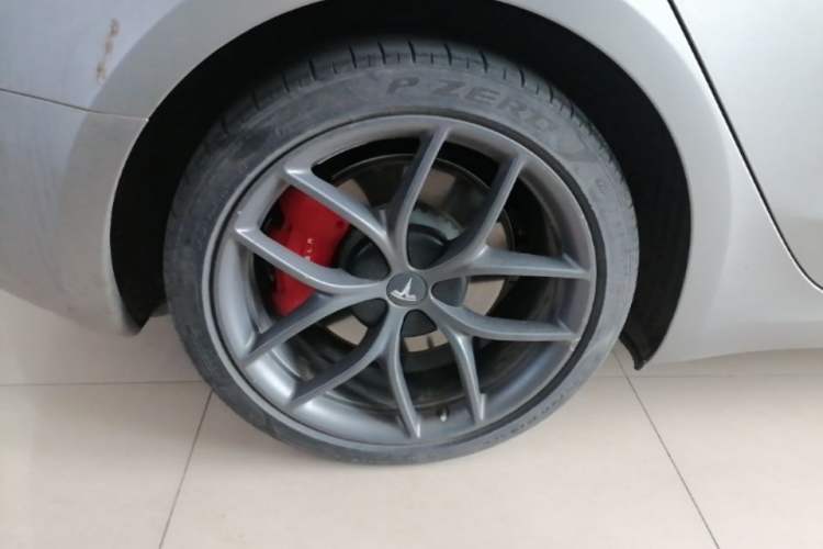 Used Tesla Model 3 2021 Performance High-Performance All-Wheel-Drive Version 3D6 Right Rear Wheel Hub