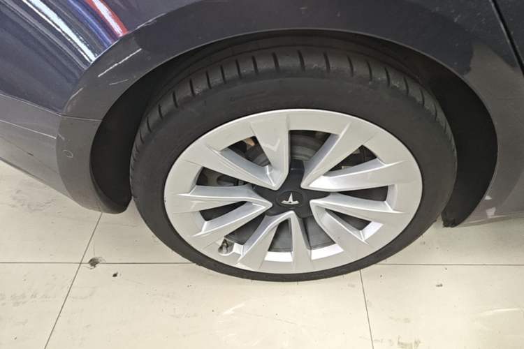 Used Tesla Model 3 2021 Standard Range Rear-Wheel Drive Upgraded Version 3D6 Right Rear Wheel Hub