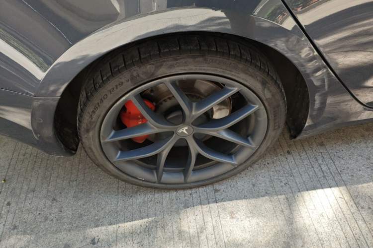 Used Tesla Model 3 2021 Revised Performance Version with All-Wheel Drive 3D1 Right Rear Wheel Hub