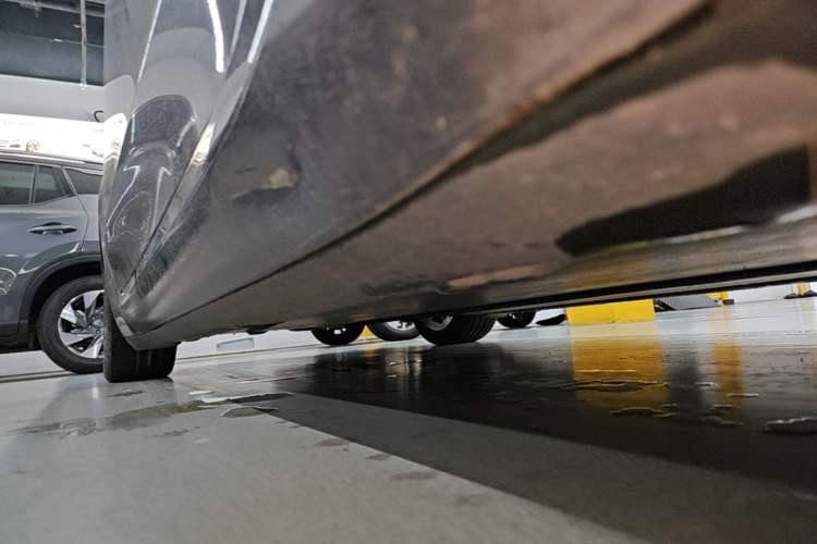 Used Tesla Model 3 2021 Revised Performance Version with All-Wheel Drive 3D1 Right Side Sill