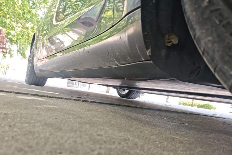 Used Tesla Model 3 2021 Performance High-Performance All-Wheel-Drive Version Right Side Sill