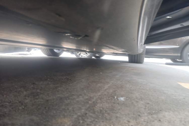 Used Tesla Model 3 2021 Performance High-Performance All-Wheel-Drive Version Right Side Sill
