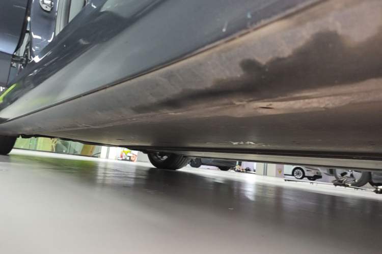 Used Tesla Model 3 2021 Standard Range Rear-Drive Upgraded Version Right Side Sill