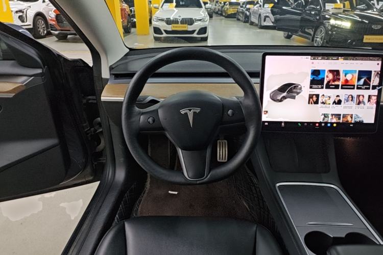 Used Tesla Model 3 2021 Revised Performance Version with All-Wheel Drive 3D1 Steering Wheel