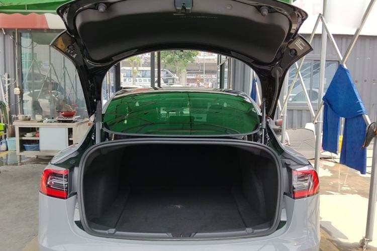 Used Tesla Model 3 2021 Revised Version II – Performance High-Performance All-Wheel-Drive Edition Trunk