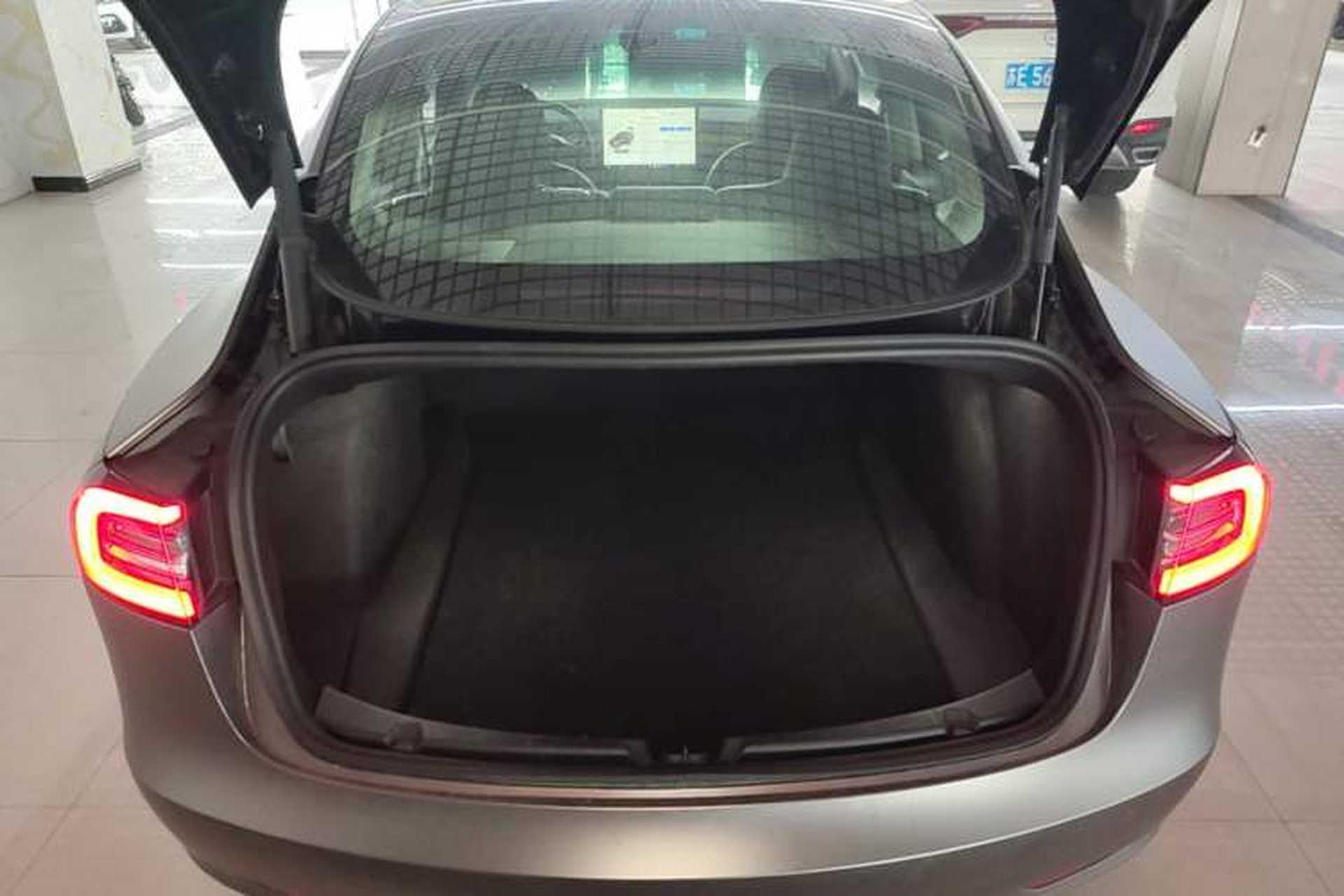 Used Tesla Model 3 2021 Revised Version II – Performance High-Performance All-Wheel-Drive Edition Trunk