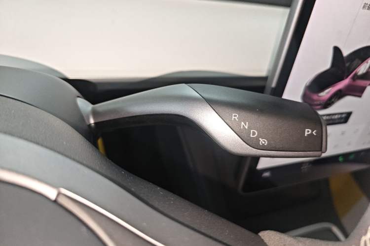 Used Tesla Model 3 2021 Revised Performance Version with All-Wheel Drive 3D1 Gear Lever