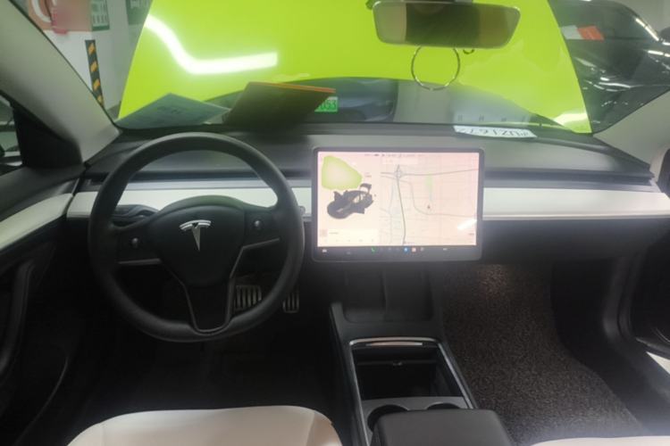Used Tesla Model 3 2021 Performance High-Performance All-Wheel-Drive Version Center Console
