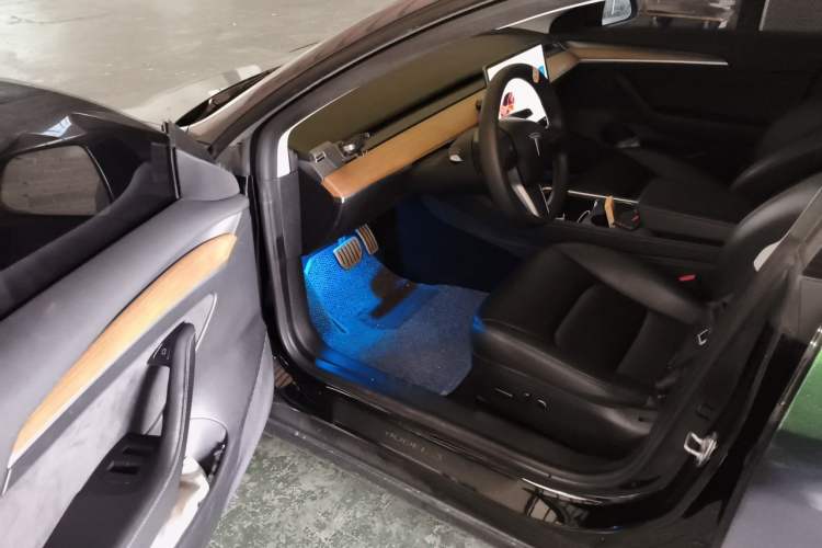 Used Tesla Model 3 2021 Performance High-Performance All-Wheel-Drive Version 3D6 Interior 3