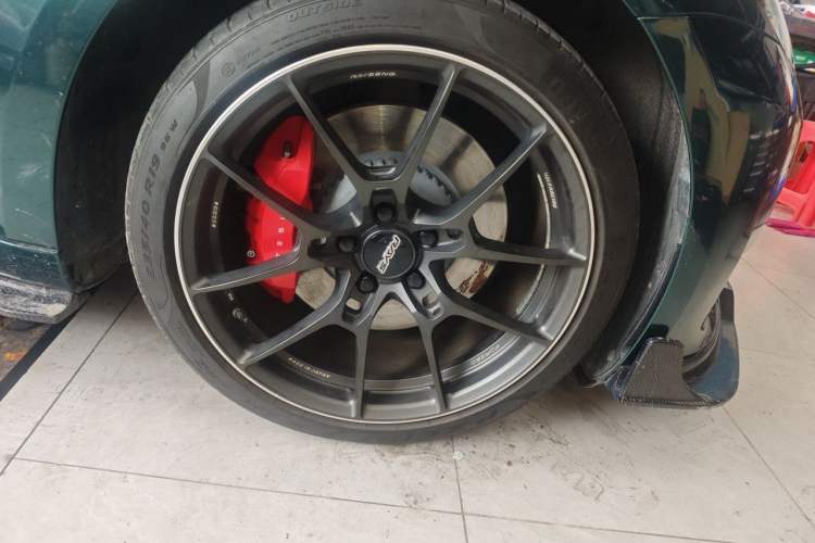 Used Tesla Model 3 2021 Revised Version II – Performance High-Performance All-Wheel-Drive Edition Right Front Wheel Hub