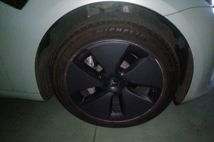 Used Tesla Model 3 2021 Standard Range Rear-Wheel Drive Upgraded Version 3D6 Right Front Wheel Hub