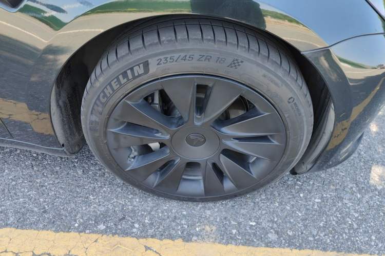 Used Tesla Model 3 2021 Standard Range Rear-Wheel Drive Upgraded Version 3D6 Right Front Wheel Hub