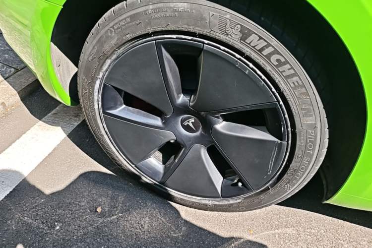 Used Tesla Model 3 2021 Standard Range Rear-Wheel Drive Upgraded Version 3D6 Right Rear Wheel Hub