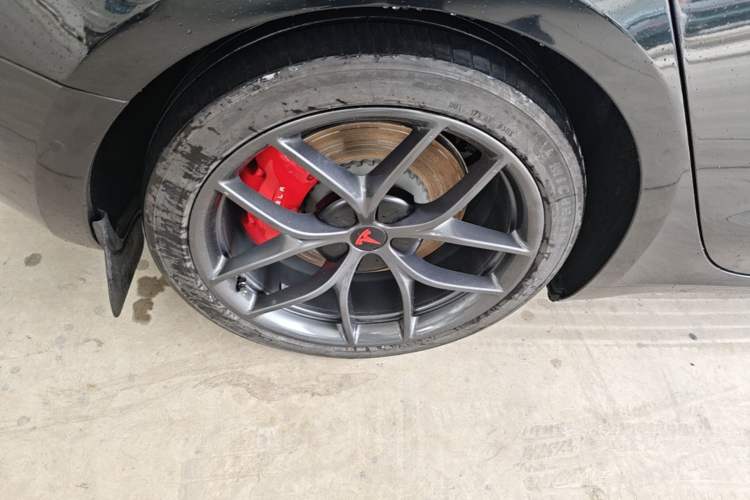 Used Tesla Model 3 2021 Performance High-Performance All-Wheel-Drive Version Right Rear Wheel Hub