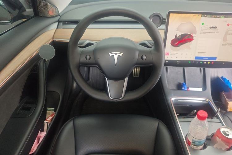 Used Tesla Model 3 2021 Revised Version II – Performance High-Performance All-Wheel-Drive Edition Steering Wheel