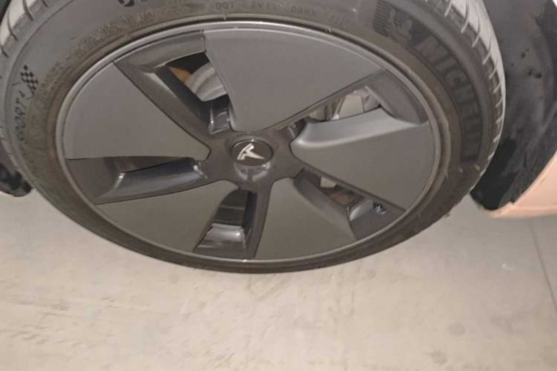 Used Tesla Model 3 2021 Standard Range Rear-Drive Upgraded Version Left Front Wheel Hub
