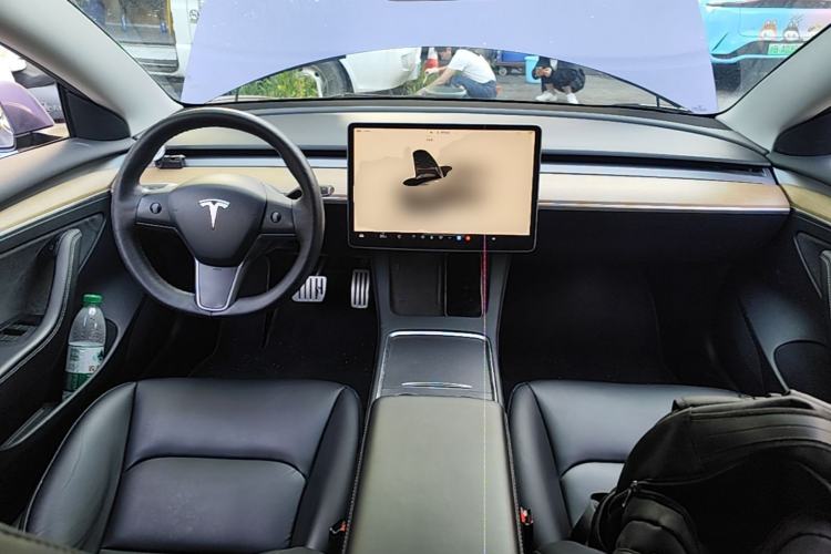 Used Tesla Model 3 2021 Revised Version II – Performance High-Performance All-Wheel-Drive Edition Center Console
