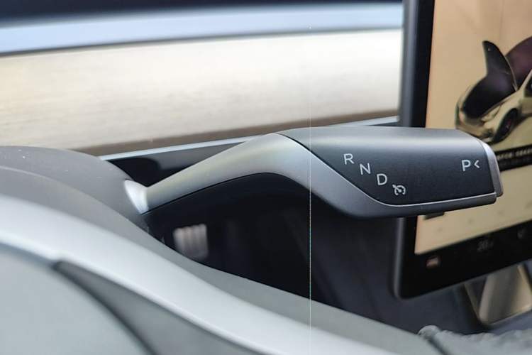 Used Tesla Model 3 2021 Revised Version II – Performance High-Performance All-Wheel-Drive Edition Gear Lever