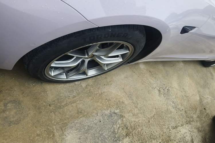 Used Tesla Model 3 2021 Standard Range Rear-Drive Upgraded Version Left Front Wheel Hub