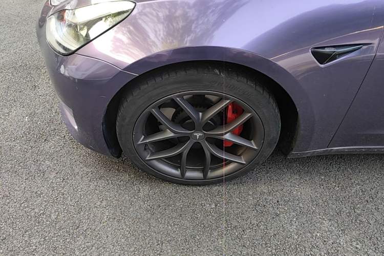 Used Tesla Model 3 2021 Revised Version II – Performance High-Performance All-Wheel-Drive Edition Left Front Wheel Hub