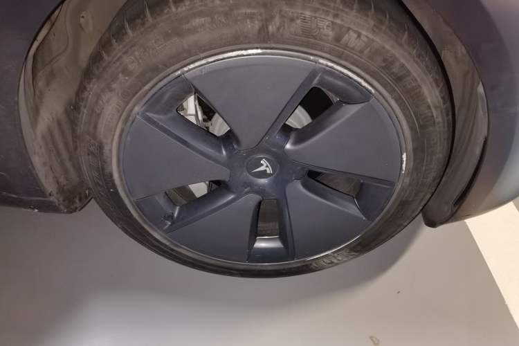 Used Tesla Model 3 2021 Standard Range Rear-Wheel Drive Upgraded Version 3D6 Right Front Wheel Hub