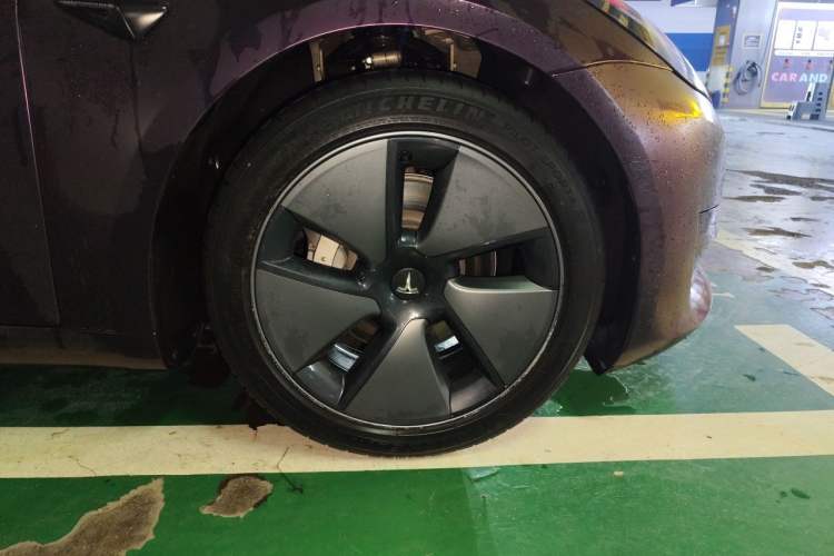 Used Tesla Model 3 2021 Standard Range Rear-Wheel Drive Upgraded Version 3D6 Right Front Wheel Hub