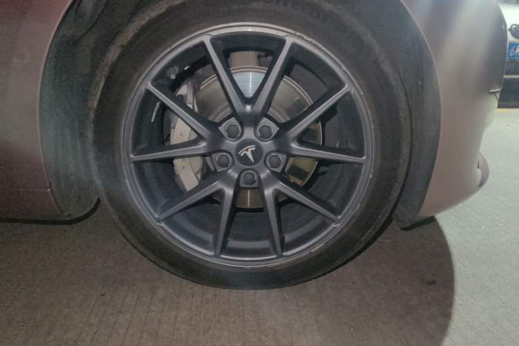 Used Tesla Model 3 2021 Standard Range Rear-Wheel Drive Upgraded Version 3D6 Right Front Wheel Hub