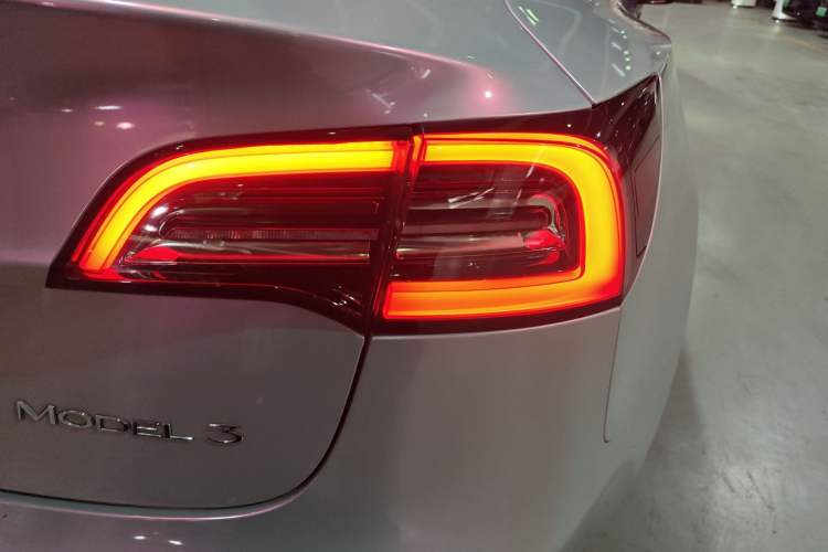 Used Tesla Model 3 2021 Standard Range Rear-Wheel Drive Upgraded Version 3D6 Right Rear Taillight