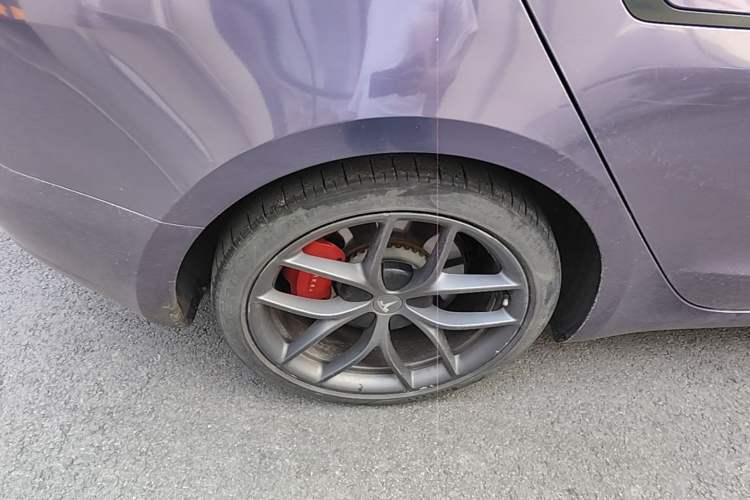 Used Tesla Model 3 2021 Revised Version II – Performance High-Performance All-Wheel-Drive Edition Right Rear Wheel Hub