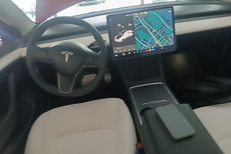 Used Tesla Model 3 2021 Performance High-Performance All-Wheel-Drive Version 3D6 Center Console
