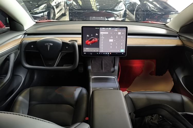 Used Tesla Model 3 2021 Performance High-Performance All-Wheel-Drive Version 3D6 Center Console