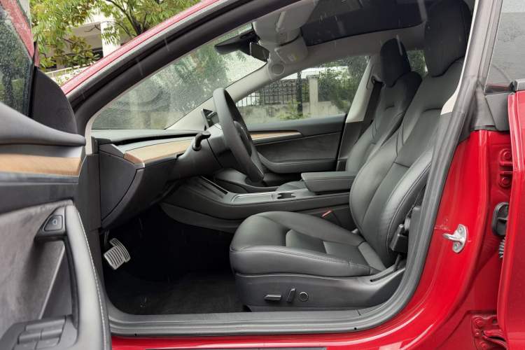 Used Tesla Model 3 2021 Performance High-Performance All-Wheel-Drive Version Interior 1