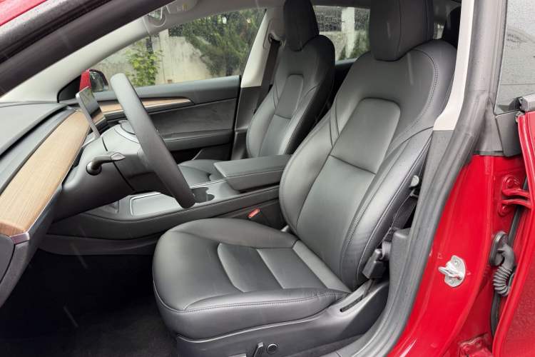Used Tesla Model 3 2021 Performance High-Performance All-Wheel-Drive Version Interior 2