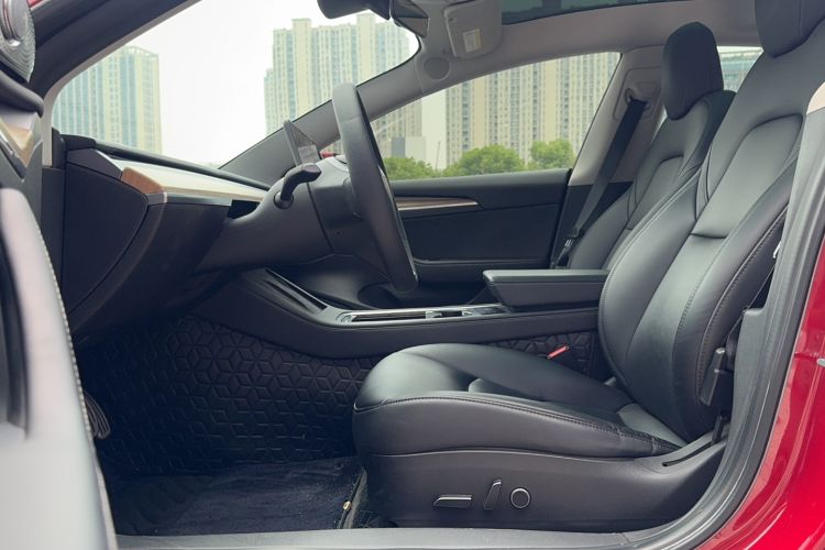 Used Tesla Model 3 2021 Revised Version II – Performance High-Performance All-Wheel-Drive Edition Interior 4