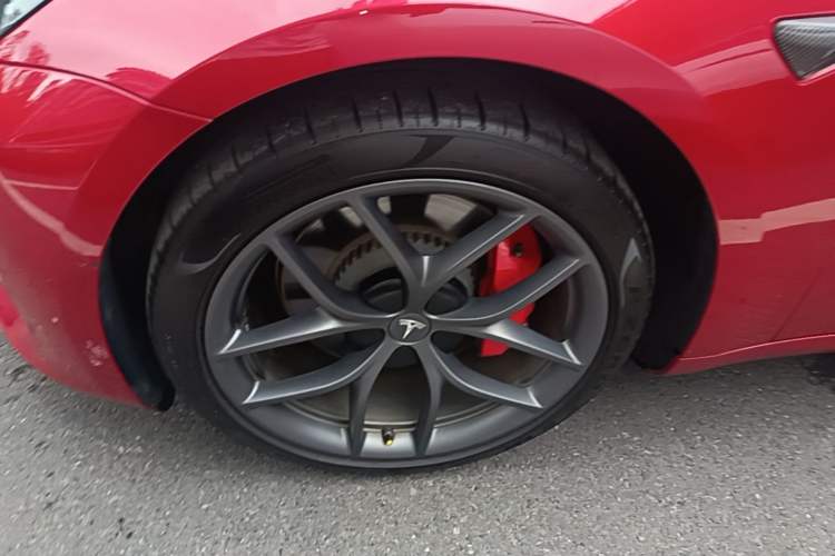 Used Tesla Model 3 2021 Revised Version II – Performance High-Performance All-Wheel-Drive Edition Left Front Wheel Hub