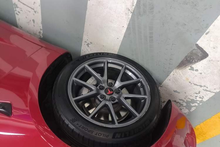 Used Tesla Model 3 2021 Standard Range Rear-Wheel Drive Upgraded Version 3D6 Left Front Wheel Hub