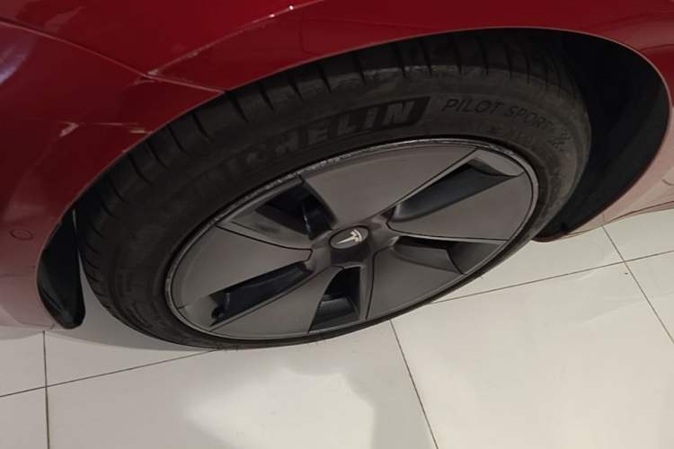 Used Tesla Model 3 2021 Standard Range Rear-Wheel Drive Upgraded Version 3D6 Left Front Wheel Hub