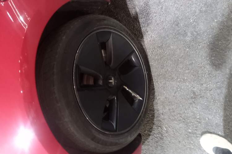 Used Tesla Model 3 2021 Standard Range Rear-Drive Upgraded Version Left Front Wheel Hub