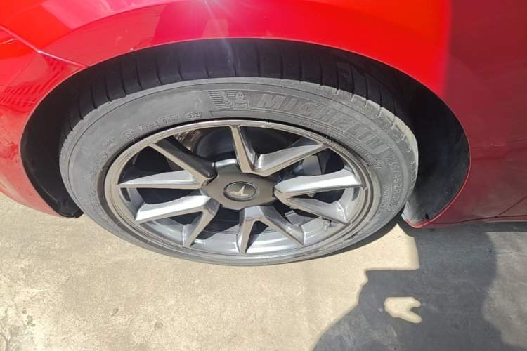 Used Tesla Model 3 2021 Standard Range Rear-Wheel Drive Upgraded Version 3D6 Left Front Wheel Hub