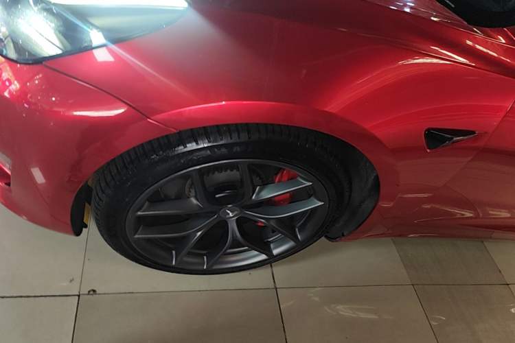 Used Tesla Model 3 2021 Performance High-Performance All-Wheel-Drive Version 3D6 Left Front Wheel Hub