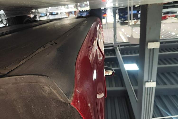 Used Tesla Model 3 2021 Performance High-Performance All-Wheel-Drive Version 3D6 Left Side Sill
