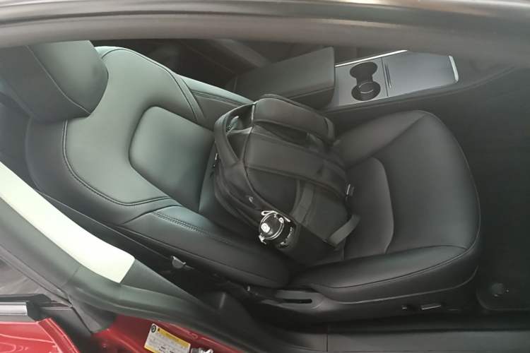 Used Tesla Model 3 2021 Revised Version II – Performance High-Performance All-Wheel-Drive Edition Right Front Seat