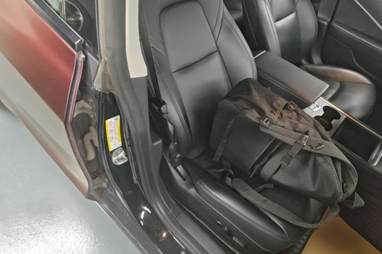 Used Tesla Model 3 2021 Performance High-Performance All-Wheel-Drive Version Right Front Seat