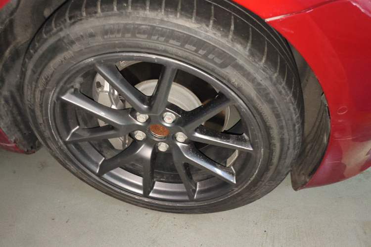 Used Tesla Model 3 2021 Standard Range Rear-Drive Upgraded Version Right Front Wheel Hub