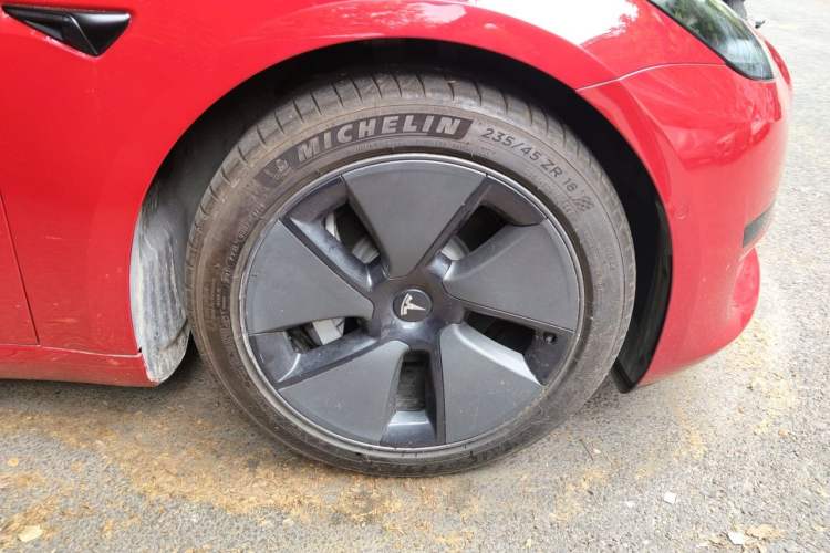Used Tesla Model 3 2021 Standard Range Rear-Drive Upgraded Version Right Front Wheel Hub