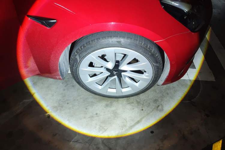Used Tesla Model 3 2021 Standard Range Rear-Wheel Drive Upgraded Version 3D6 Right Front Wheel Hub