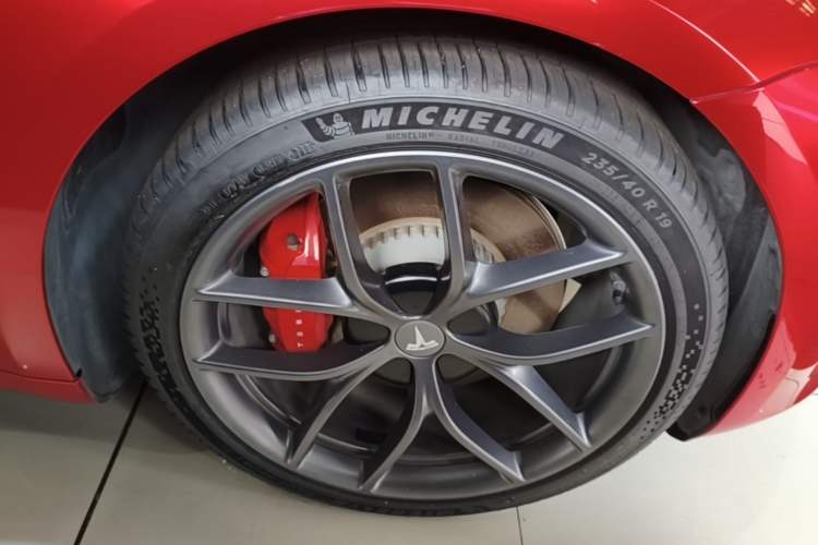 Used Tesla Model 3 2021 Performance High-Performance All-Wheel-Drive Version 3D6 Right Front Wheel Hub