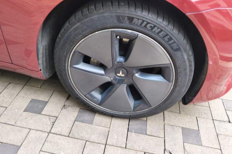 Used Tesla Model 3 2021 Standard Range Rear-Wheel Drive Upgraded Version 3D6 Right Front Wheel Hub