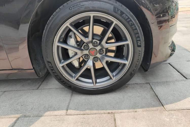 Used Tesla Model 3 2021 Standard Range Rear-Wheel Drive Upgraded Version 3D6 Right Front Wheel Hub