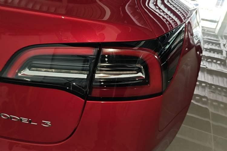 Used Tesla Model 3 2021 Standard Range Rear-Wheel Drive Upgraded Version 3D6 Right Rear Taillight